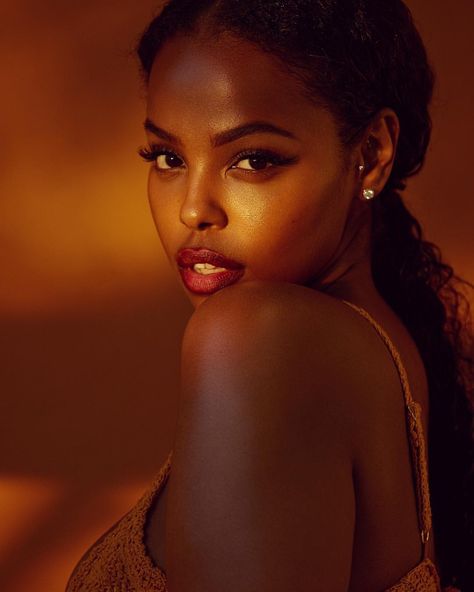 Photographie Portrait Inspiration, Pretty Skin, Dark Skin Women, African Beauty, Light Skin, Brown Skin, Luxury Beauty, Black Is Beautiful, Beauty Skin