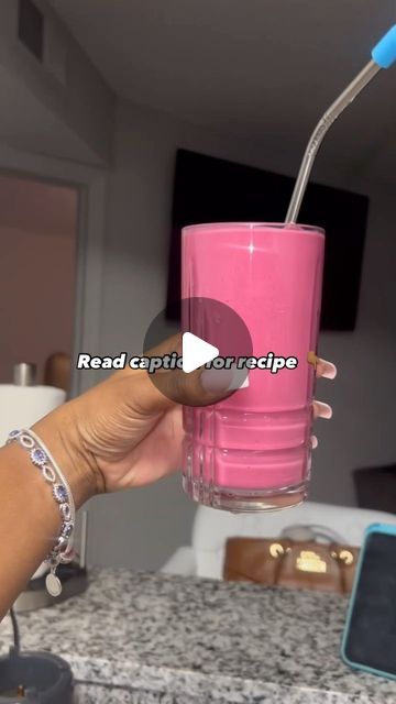 JV Fitness on Instagram: "Raspberry Beet Protein Smoothie INGREDIENTS ✍🏾

✨1small beet, cooked and peeled
✨1cup raspberries
✨1/2 cup Greek yogurt 
✨Water to blend
✨1scoop vanilla protein powder

Want more smoothie recipes?🥰

Click the link in bio for 20 EASY weight loss recipes 🫶🏾🍌

#healthy #healthylifestyle #smoothie #smoothieideas #rasberrysmoothie #blackgirlfitness #weightloss #weightlosstips #weightlosssmoothie" Beet Powder Benefits, Beets Smoothie Recipes, Raspberry Smoothie Recipes, Beet Smoothie, Raspberry Smoothie, Smoothie Ingredients, Vanilla Protein Powder, Protein Smoothie, Protein Powder