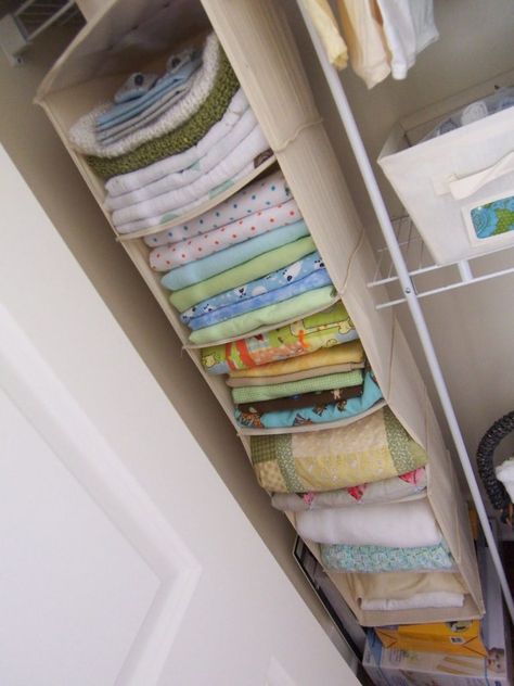 How To Decorate And Organize Your Nursery Like A Pro Baby Nursery Organization, Baby Room Organization, Baby Storage, Nursery Closet, Baby Closet, Baby Prep, Nursery Organization, Baby Organization, Organization Kids