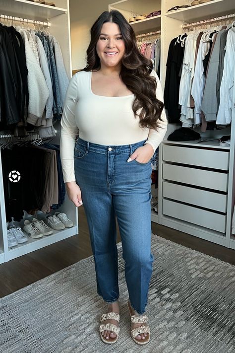 Bodysuit Jeans Outfit, Plus Size Bodysuit Outfit, Bodysuit And Jeans Outfits, Daycare Outfits, Bodysuit Jeans, Plus Size Bodysuit, Affordable Outfits, Casual Outfits Plus Size, Look Plus Size