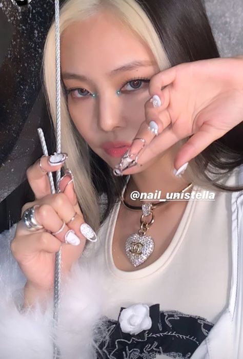 Art Ring, Beauty Pop, Rosé Jisoo, Lisa Rosé, Jennie Kim Blackpink, New Instagram, Blackpink Jennie, Looks Vintage, Ear Cuff