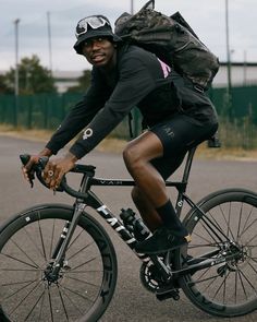 Fixie Outfits Men, Bike Outfit Men, Urban Cycling Fashion, Cycling Outfit Men, Mens Cycling Outfit, Road Bike Style, Urban Bike Style, Bike Outfit, Rapha Cycling