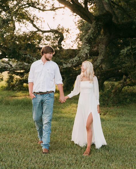 Hannah & Austin ✨ absolutely loved their engagement session at Oak Hollow! It was hot, but it was so much fun getting to wonder around and get to know these two! So excited for wedding day in September! . . . . #engaged #engagementsession #engagementphotos #alabamaweddingphotographer #alabamaweddings #alabamaengagementsession #fieldengagementsession #mobilealabamaphotographer #mobilealabamaweddingphotographer #celestemckinleyphotography Engagement Shoot Trees, Oak Tree Engagement Pictures, Pine Tree Engagement Photos, Mobile Alabama, Alabama Weddings, Oak Tree, Engagement Photoshoot, Engagement Pictures, Engagement Shoots