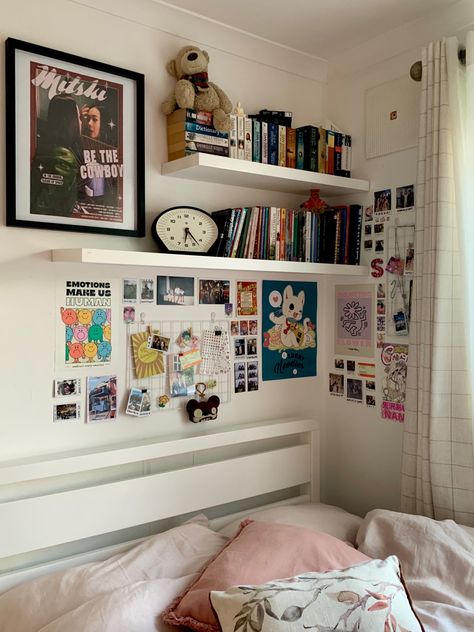 Shelves Next To Bed, Bedroom Wall Art Ideas, Movie Poster Room, Wall Shelves Bedroom, Dekorasi Kamar Tidur, Room Redesign, Pinterest Room Decor, Room Deco, Redecorate Bedroom