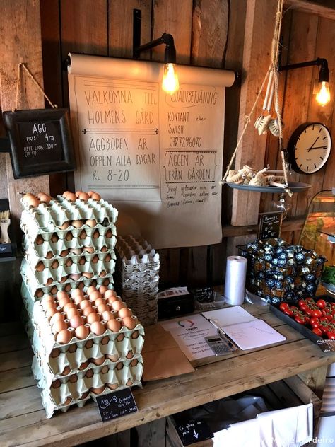 Vintage Shop Interior Store Displays, Farm Store Interior, Farm Retail Store, Farm To Table Store, Small Country Store, French Farmers Market Aesthetic, Farm Shop Aesthetic, Farm Store Display, Farm Shop Display