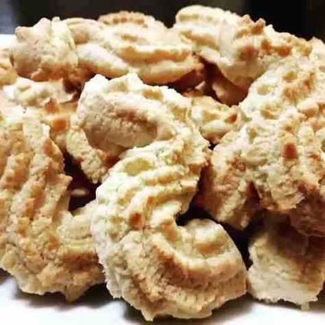 SICILIAN LEMON "S" COOKIES: FOR DELICIOUS DUNKING! - Cooking Italians Greek Recipes Dessert, Italian Almond Cookies, Lemon Drop Cookies, Almond Meal Cookies, S Cookies, Italian Christmas Cookies, Lemon Cookies Recipes, Italian Cookie Recipes, Italian Bakery