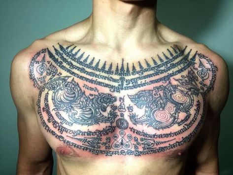 Famous Tattoo Designs, Sak Yant Chest Tattoo, Thai Chest Tattoo, Tattoo Khmer, Indonesian Tattoo, Buddhist Tattoos, Ancient Talisman, Taper Fade Short Hair, Khmer Tattoo