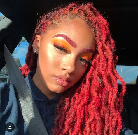 Red Brows Makeup, Red Eyebrows Black Women, Dyed Eyebrows Colors, Red Eyebrow Makeup, Dyed Eyebrows, Color Eyebrows, Colored Eyebrows, Red Eyebrows, Dye Eyebrows