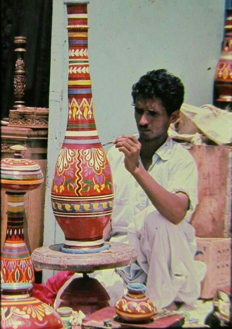 Punjabi Culture Art, 90s Pakistan, Lahore Aesthetic, Culture Of Pakistan, Sindhi Culture, Punjab Culture, Pakistan Art, Pakistani Art, Pakistan Culture