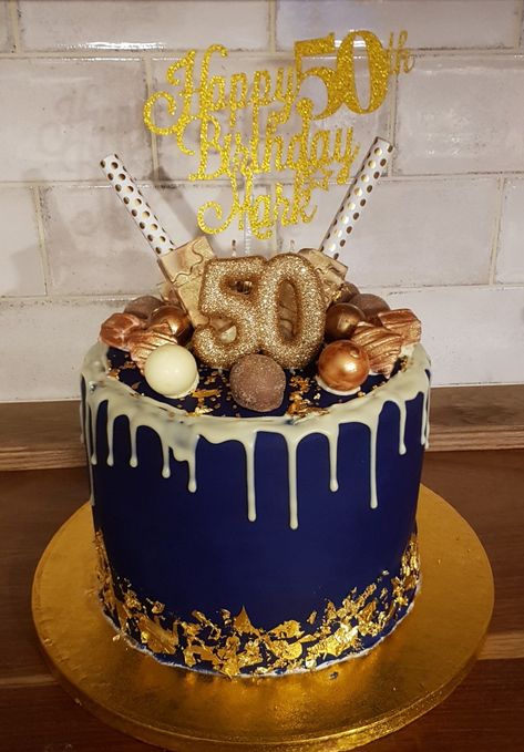 Navy blue, gold leaf, painted gold chocolates, sweets Blue And Gold Birthday Cake, Cake Gold Leaf, Birthday Cake Gold, Blue And Gold Birthday, Strawberries Bouquet, Apple Cake Pops, Chocolate Covered Strawberries Bouquet, 17 Birthday, Gold Birthday Cake