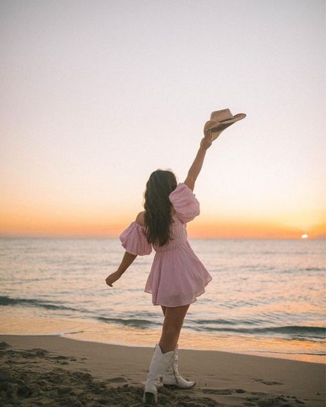 Cowboy Hat Dress Outfit, Poses With Cowgirl Hat, Cowgirl Birthday Pictures, Coastal Cowgirl Senior Pictures, Western Beach Photoshoot, Farm Dress Outfit, Lake Cowgirl, Coastal Cowgirl Photoshoot, Beach Photo Shoot Ideas