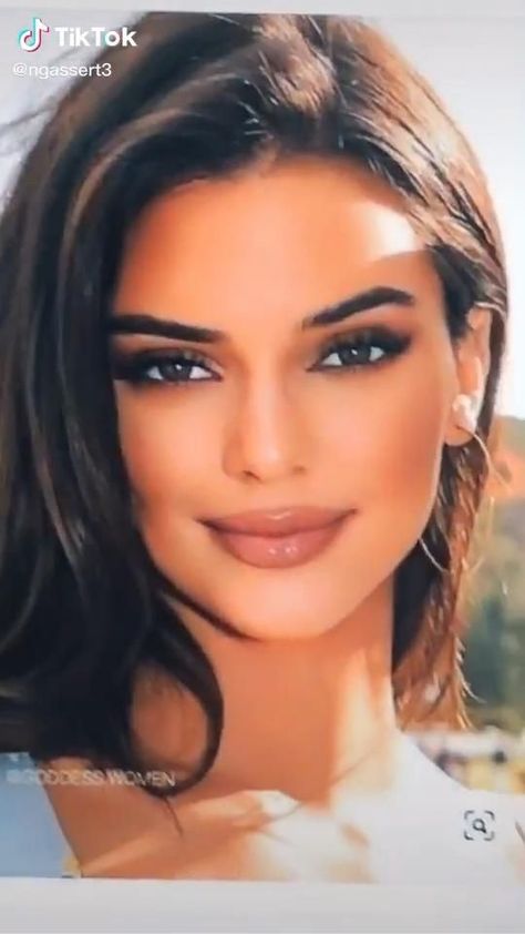 Makeup Looks Kendall Jenner, Kendall Jenner Make Up Looks, How To Look Like Kendall Jenner, Maquillaje Kendall Jenner, Kendall Jenner Eye Makeup, Kendall Jenner Glam, Kendall Jenner Makeup Looks, Kendal Makeup, Kendall Jenner No Makeup