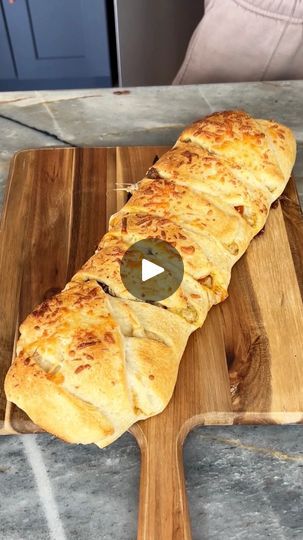 636K views · 6K reactions | How did I not know this pizza trick? | How did I not know this pizza trick?

I make an easy pizza dinner. | By Rick's Friend JustineFacebook Frozen Dough Recipes, Easy Calzone, Crescent Dough Recipes, Pizza Stromboli, Pizza Hacks, Air Fryer Recipes Dessert, Pizza Calzone, Pizza Cheese, Pizza Dinner