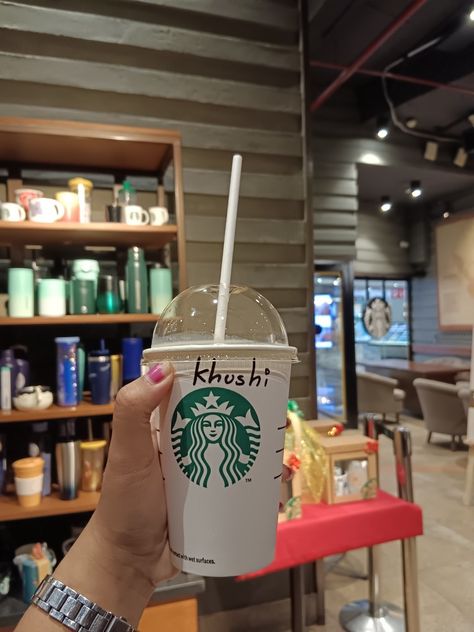 Starbucks coffee Starbucks Drinks Snap, Boyfriend Prank, Video Call With Boyfriend Prank, Snapchat Images, Creative Snaps, Night Pool Party, Starbucks Aesthetic, Creative Snaps For Snapchat, Easy Rangoli Designs Videos