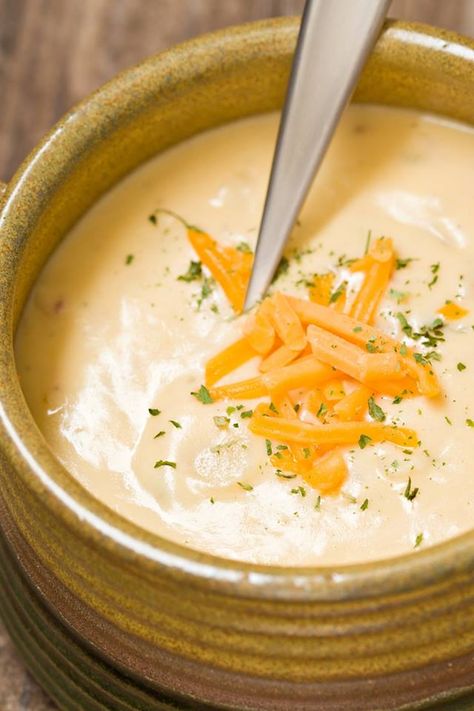 Beer Cheese Potato Soup, Cheese Potato Soup, Beer Cheese Soup Recipes, Creamy Potato Soup Recipe, Beer Soup, Beer Cheese Soup, Rotel Dip, Cheddar Potatoes, Cheese Potato