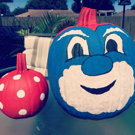 Papa Smurf Pumpkin Shrek Pumpkin Painting, Smurf Pumpkin, Cat Pumpkin Painting, Web Drawing, Smurf Village, Posca Markers, Pumpkin Decorating Contest, Painting Pumpkins, Papa Smurf