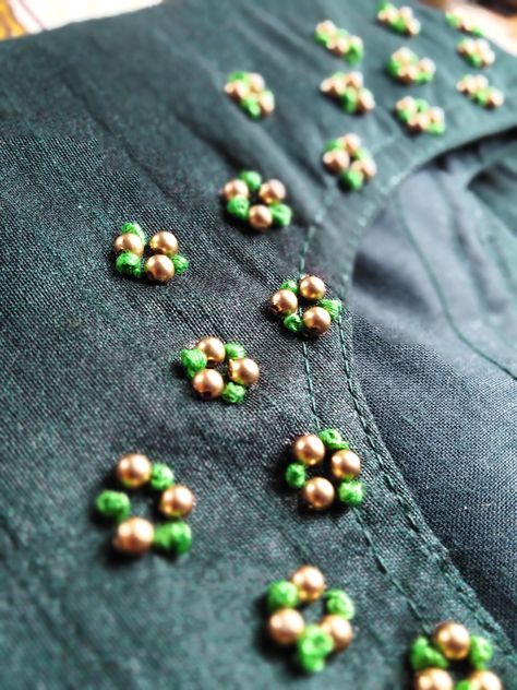 French Knot Blouse Designs, Knot Blouse Design, Knot Embroidery, Portfolio Theme, Co Ords Outfits, French Knot Embroidery, Patterns Flowers, Aari Designs, Simple Work