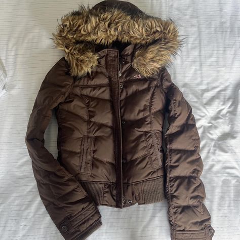 Y2K Hollister brown puffer jacket with fur... - Depop Puffer Jacket With Fur Hood, Y2k Hollister, Brown Puffer Jacket, Puffer Jacket With Fur, Brown Puffer, Fur Hood Jacket, Fur Hood, Puffer Jacket, Hollister