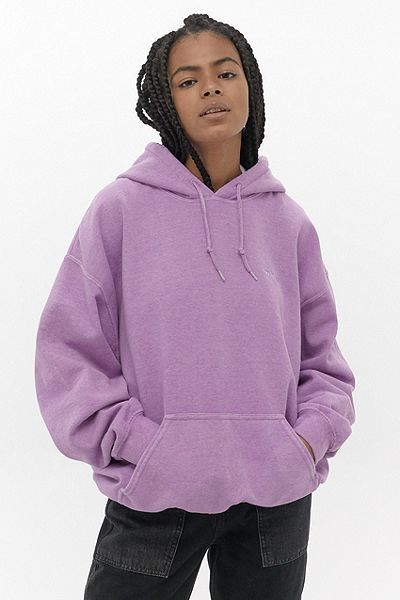 Skate Hoodie, Skater Hoodie, Text Embroidery, Logo Text, Spring Outfits, Pullover Hoodie, Ribbed Knit, Fitness Models, Urban Outfitters