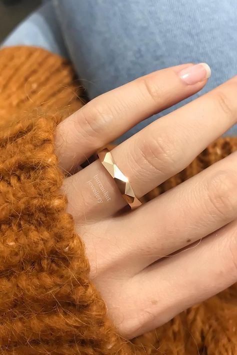 Rose Gold Wedding Rings, Rose Gold Engagement Rings, خواتم خطوبة, Couple Ring Design, Gold Rings Simple, Jewelry Set Design, Popular Rings, Couple Wedding Rings, Mens Gold Jewelry