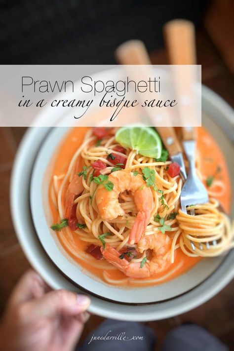 Creamy, creamier... creamiest! You will love this super easy prawn spaghetti with bisque sauce. Pasta and prawns, what's not to love! Pasta Recipes Simple, Creamy Prawn Pasta, Prawn Spaghetti, Prawn Pasta, Valentines Food Dinner, Homemade Pasta Recipe, Sauce Pasta, Valentine Dinner, Let Them Go