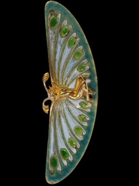 Lalique Broche Fee, 1897-98 | musee-lalique.com Renee Lalique, Nouveau Aesthetic, Fairy Brooch, Lalique Jewelry, Rene Lalique, Deco Art, Jewelry Boards, Glass Perfume Bottle, Luxury Life