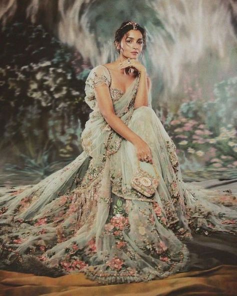 All posts • Instagram Alia Bhatt Met Gala, Alia Bhatt Saree, Desi Love, Pakistan Zindabad, Indian Dresses Traditional, Traditional Indian Outfits, Bollywood Wedding, Bollywood Style, Indian Aesthetic