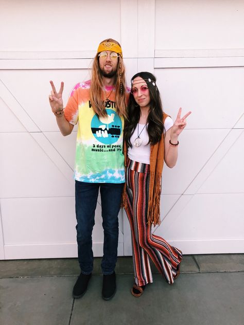 Woodstock Mens Fashion, 70s Costume Ideas Men, 60s Themed Birthday Party Outfits, 70s Theme Party Outfit Men, Boys 70s Outfit Ideas, 70s Costume Ideas For Couples, 60s Theme Party Outfit, Hippie Couple Costume, Hippie Party Outfit