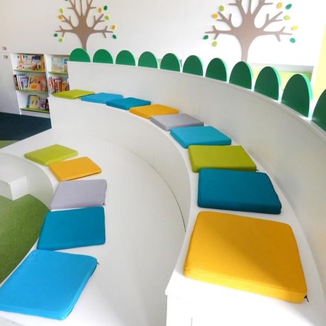 Fun seating in #primaryschoollibrary Amphitheatre, bookdisplay, reading book corners Book Corner Classroom, Preschool Classroom Setup, Reading Corner Classroom, Library Seating, Fun Seating, School Library Design, Design Case Study, Preschool Designs, Teen Lounge