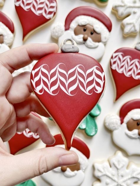 Red Royal Icing: How to Make the Best Red Icing Red Royal Icing How To Make, Red Royal Icing, Red Icing, How To Make Red, Royal Icing Recipe, Icing Colors, Red Ornaments, Red Food Coloring, Cookie Icing