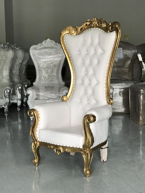 Quince Thrown Chair, Throne Chair Wedding, Wedding Throne, King Throne Chair, Queen Throne, King Throne, Restaurant Classic, Chair For Restaurant, King Chair