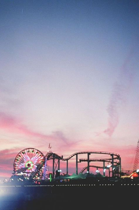 The Good Ol' Santa Monica Pier at Sunset - Love & Loathing Los Angeles Magic Places, Parc D'attraction, Santa Monica Pier, California Dreamin', California Dreaming, Venice Beach, Amusement Park, Summer Of Love, Roller Coaster