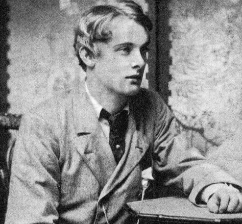 Lord Alfred ''Bosie'' Douglas (1870-1945), poet and lover of Oscar Wilde. Alfred Douglas, Lord Alfred Douglas, Gay Books, Historical People, Ideal Man, Photographs Of People, Vintage Portraits, Portrait Gallery, Oscar Wilde