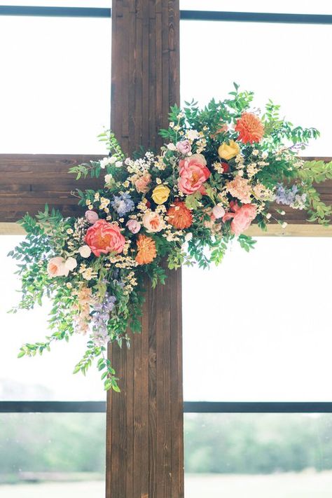 Wildflower Wedding Ceremony Decor, Cross Floral Arrangements Wedding, Wedding Cross Florals, Floral Wedding Decorations Receptions, Wildflower Wedding Alter, Cross Floral Arrangements, Wedding Cross With Flowers, Wildflower Wedding Florals, Flowers On Cross