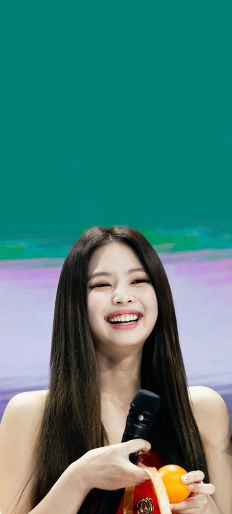 Lisa Smile Wallpaper, Jennie Smile Wallpaper, Thailand Princess, Jennie Wallpaper, Princess Dance, Smile Wallpaper, Children Photography Poses, Dangerous Love, K Wallpaper