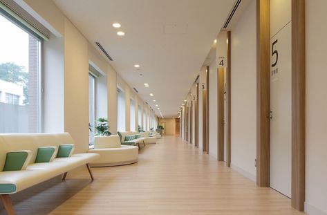 Hospital Design Architecture, Residential Care Home, Healthcare Interior Design, Modern Hospital, Corridor Design, Hospital Architecture, Healthcare Architecture, Cabinet Medical, Hospital Interior