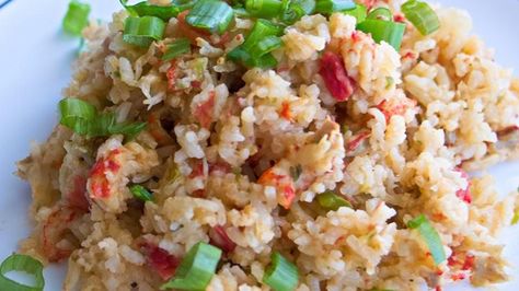 For those days when you only have a little bit of time and patience to cook, this recipe will fulfill your needs. It combines crawfish, spicy diced tomatoes, and rice for a quick and delicious meal. Serve with garlic bread on side. Crawfish Rice, Crawfish Recipes, Cajun Food, Rice Cooker Recipes, Healthiest Seafood, Quick Meal, Chicken Seasoning, Rice Cooker, Popular Recipes