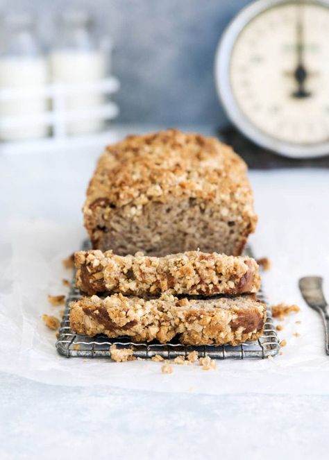 Chai Banana Bread with Chai Streusel - Broma Bakery Chai Banana Bread, Loaf Breads, Carrot Banana Cake, Broma Bakery, Ginger Nut, Baked Banana, Chai Spice, Köstliche Desserts, Breakfast Breads