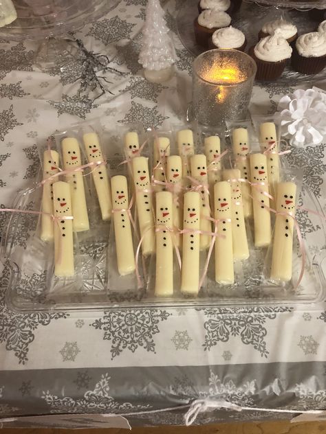 Winter Onederland Appetizers, Winter Onederland First Birthday Food, Winter Onederland Snacks, Winter Wonderland Snack Ideas, 1st Birthday January Party Ideas, Winter Birthday Food Ideas, Winter Onederland Birthday Party Food, Winter Onederland Party Girl Food, Snow Much Fun To Be One Birthday