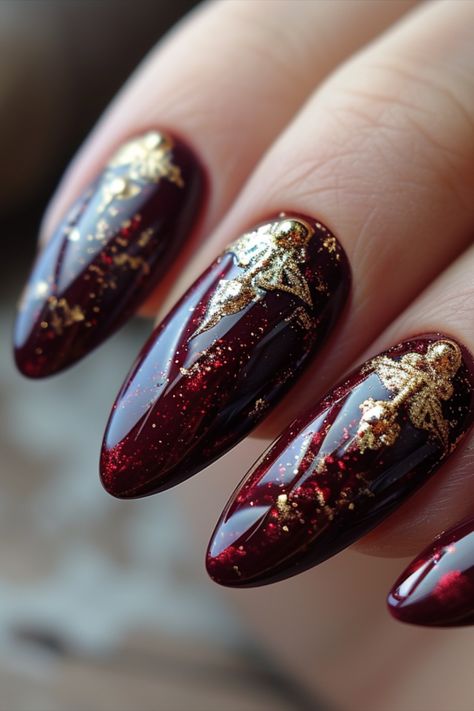 Burgundy Nail Designs 2024 Wine Marble Nails, Red Nail Long, Red Wine Nails Design, Maroon And Gold Nails, Nail Design Winter, Gold Nails Prom, Classy Gel Nails, Normal Nails, Red Sparkly Nails