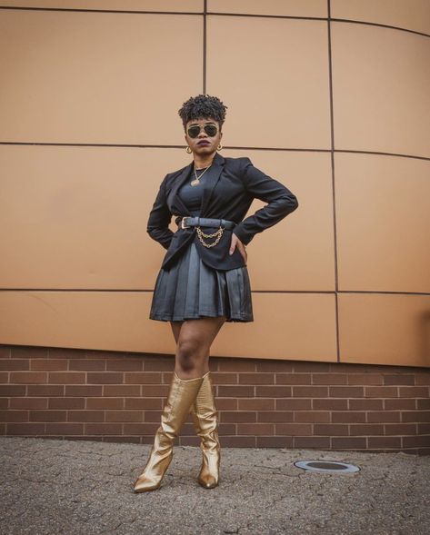 Gold Boots Outfit, Metallic Boots Outfit, Blazer Dress Outfits, Elegant Summer Outfits, Andre 3000, Black Boots Outfit, Gold Blazer, Boots Outfits, Gold Boots