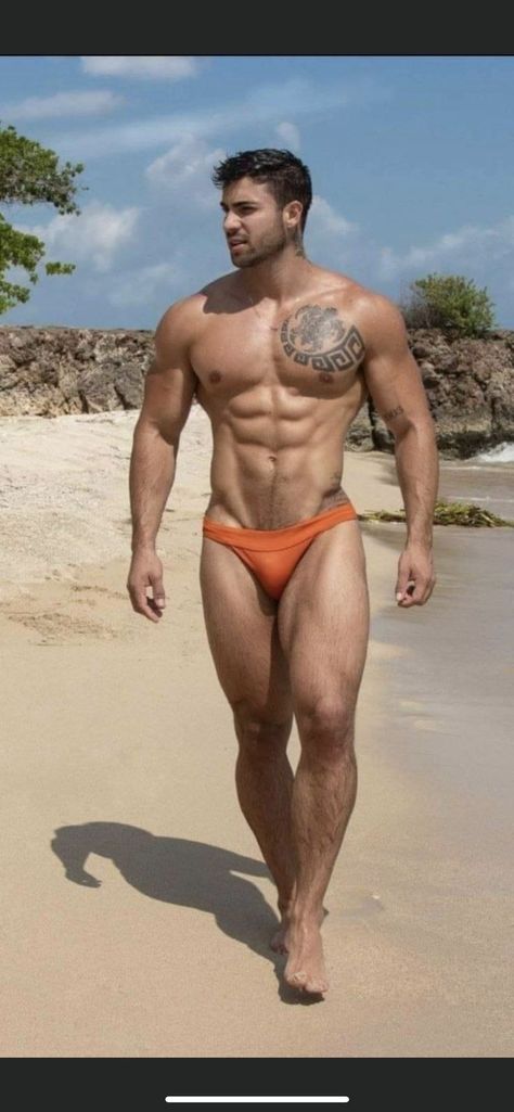 Daniel Montoya, Guys In Speedos, Men's Muscle, Muscular Men, Shirtless Men, Good Looking Men, Perfect Man, Muscle Men, Bodybuilder