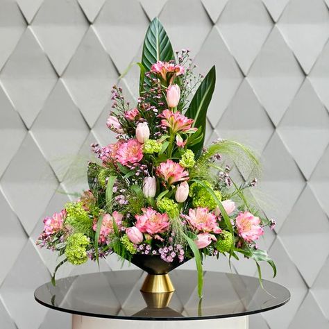 Triangle of 🥰 beautiful single flowered Alstroemeria Fashionista® Pink By Hilverda florist. This triangle shape symbolizes balance, stability and Power. And Alstroemeria Fashionista® Pink goes very well on all type of floral designs from bridal bouquet to classic, artistic or a bunch  in a vase, these flowers looks amazing 🤩 and with long lasting vase life that will stay fresh for up to two weeks. I am very happy and lucky to get opportunity to work with these beautiful Alstroemeria Fashionist Triangle Floral Arrangements, Triangle Flower Arrangement, Elements And Principles Of Design, Elements And Principles, Church Flowers, Principles Of Design, April 26, Single Flower, Stay Fresh