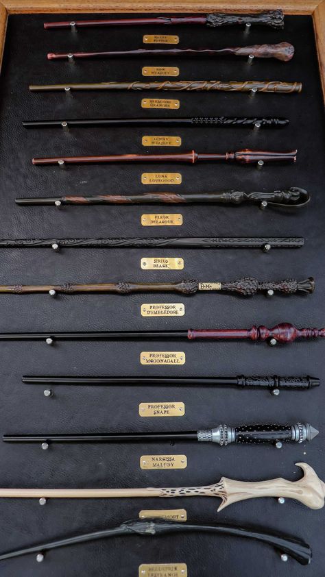 Witchcraft Wands, Universal Photos, Wand Ideas, Harry Potter Expecto Patronum, Wand Making, Harry Potter Wands, Queenie Goldstein, Maxence Danet, Daily Prophet