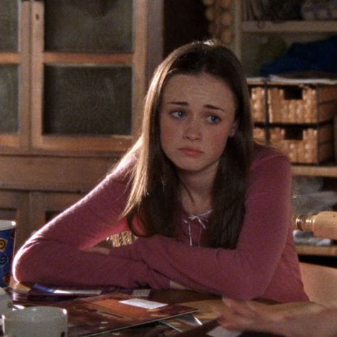 Rory Gilmore Pfp, Rory Gilmore, Gilmore Girls, Coffee, Books, Pink