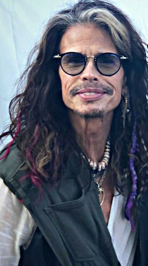 The most beautiful man in da world!! 😊 Steven Tayler, Stephen Tyler, Hendrix Poster, Jimi Hendrix Poster, Tyler Aerosmith, Steven Tyler Aerosmith, Bret Michaels, Rock Band Posters, Joe Perry