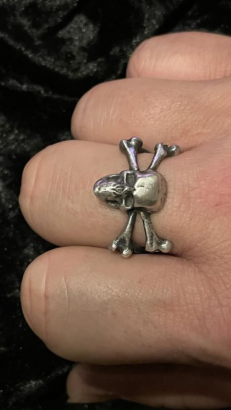 Skull Ring Aesthetic, Barty Crouch, Barty Crouch Jr, Skull Fashion, Dope Jewelry, Skull Jewelry, Estilo Punk, Funky Jewelry, Skull And Crossbones