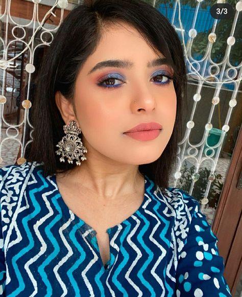 Celebrities With Hooded Eyes, Indian Eye Makeup, Eyeshadow For Hooded Eyes, Blue Eyeshadow Looks, Blue Makeup Looks, Simple Makeup Looks, Hooded Eye Makeup, Makeup Looks Tutorial, Blue Eyeshadow