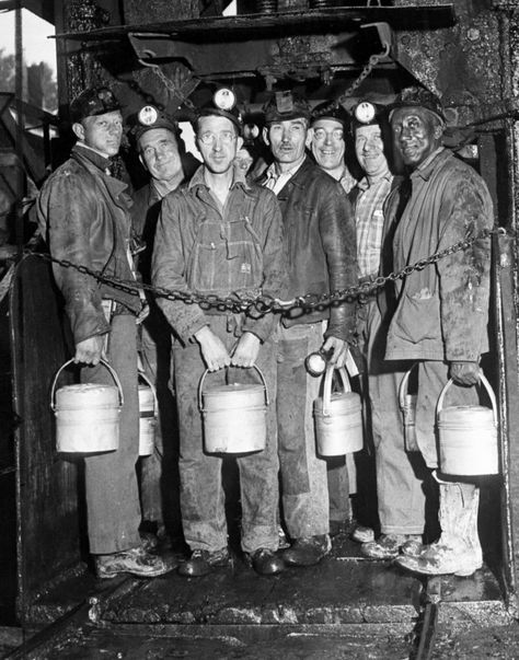 KENTUCKY COAL MINERS 1930 PHOTO FUEL OIL LANTERNS COAL DUST MINING ... Facts About Life, Coal Miners, Oil Lantern, Red Lion, Coal Mining, Industrial Revolution, West Virginia, American History, Facts About