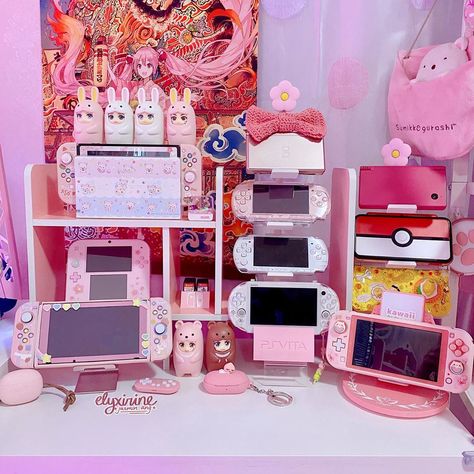 Jasmin 💫 on Instagram: “I just organized my handheld console collection corner~ also my Tivoo-Max came today 👾 It's my second Divoom product! My first one is the…” Pink Gaming Console, Steamdeck Setup, Handheld Aesthetic, Game Console Organization, Pink Console, Console Collection, Clutter Core, Bedroom Gamer, Nintendo Handheld